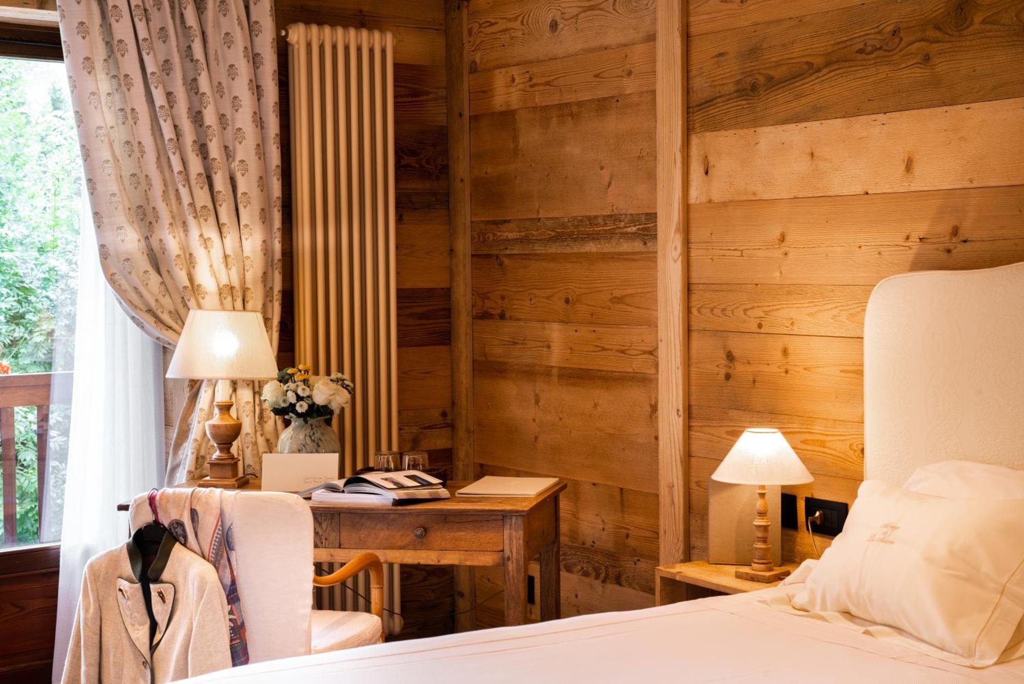 โอแบร์ฌ เดอ ลา แมซง Hotel กูร์มาเยอร์ ภายนอก รูปภาพ