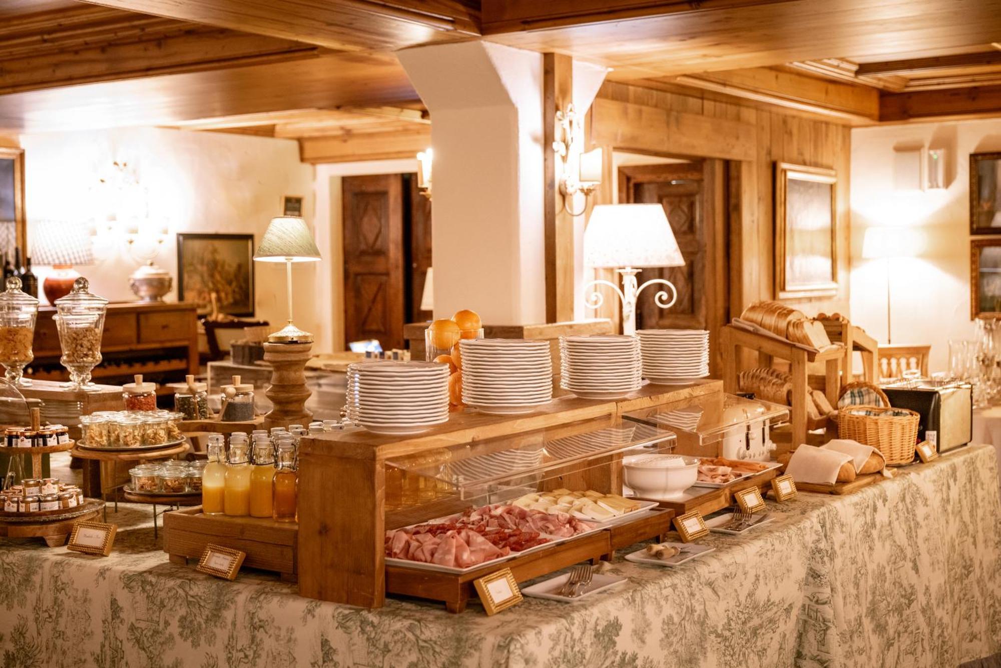 โอแบร์ฌ เดอ ลา แมซง Hotel กูร์มาเยอร์ ภายนอก รูปภาพ